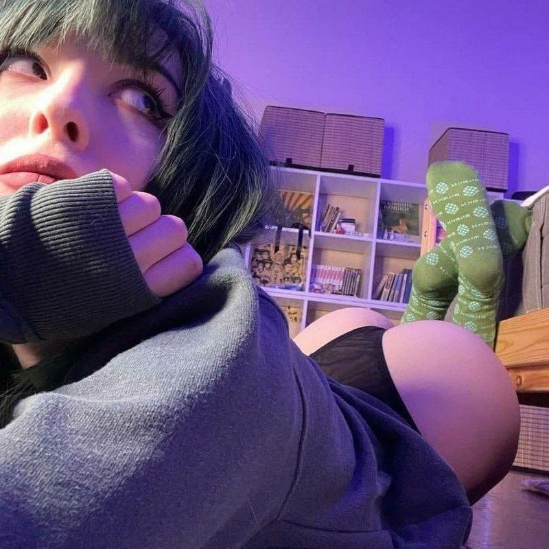 🍭 «Малолетка-шкодница с клубной вписки – всё без цензуры!»