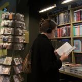 девушка со страниц книг