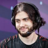 Али “Jame” Джамик